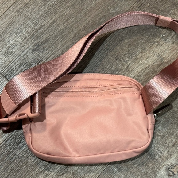 lululemon athletica Pink Crossbody Bag - Picture 2 of 3